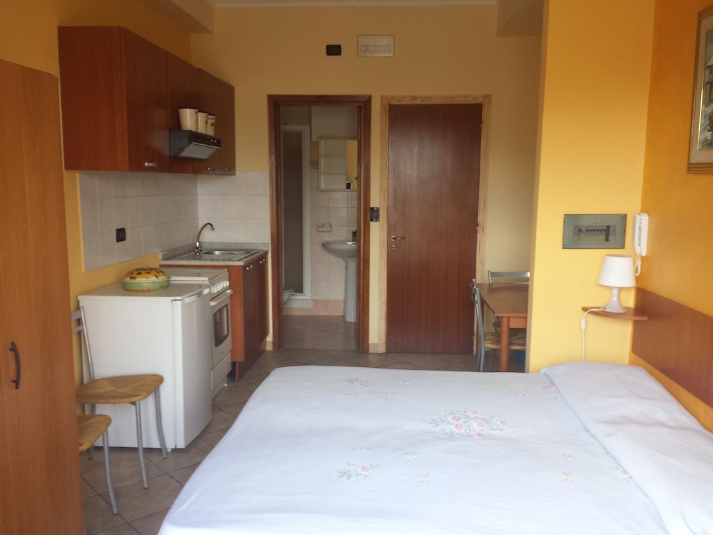Appartamenti Centrali Giardini Naxos Quarto foto